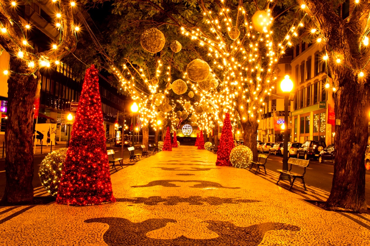 Natal na Ilha da Madeira: Luzes, Tradições e Magia – Explore com a 7M Rent a Car