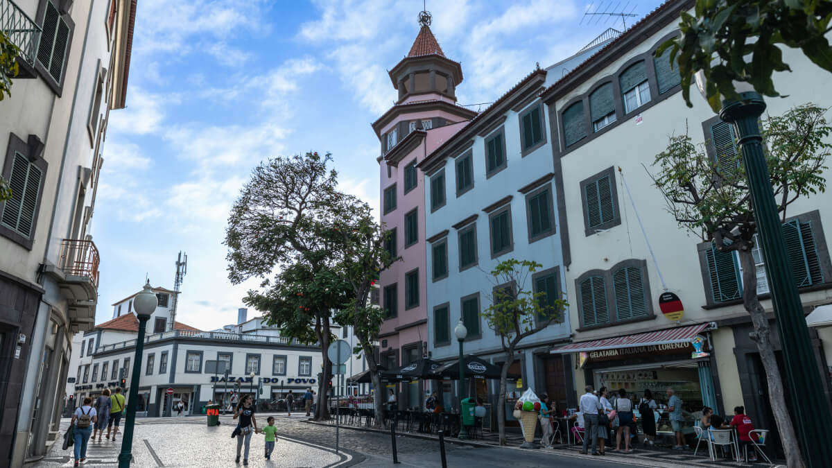 Explora Funchal y Madeira en scooter